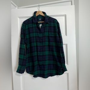 NEVER WORN, TAGS STILL ATTACHED Gap flannel button up